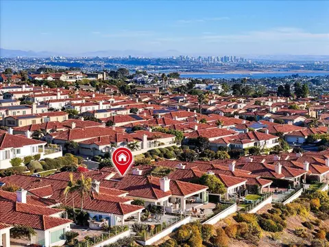 View/Area - 5658 Caminito Genio, La Jolla, CA 92037 photo 2 of 14