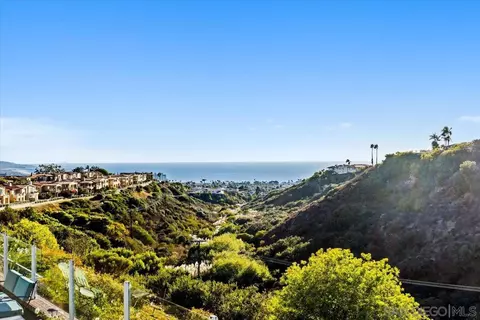 View/Area - 5658 Caminito Genio, La Jolla, CA 92037 photo 10 of 14
