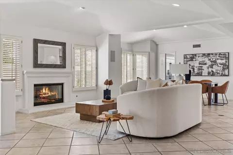 Living - 5658 Caminito Genio, La Jolla, CA 92037 photo 4 of 6