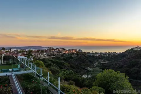 View/Area - 5658 Caminito Genio, La Jolla, CA 92037 photo 4 of 14