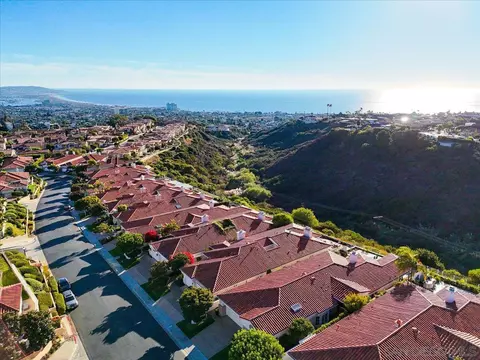 View/Area - 5658 Caminito Genio, La Jolla, CA 92037 photo 11 of 14