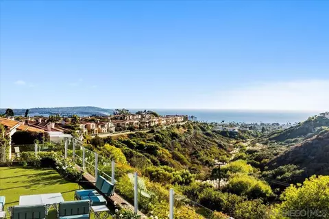 View/Area - 5658 Caminito Genio, La Jolla, CA 92037 photo 9 of 14