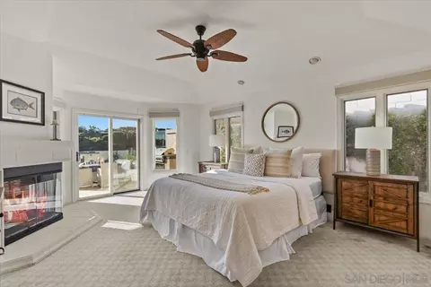 Bedroom - 5658 Caminito Genio, La Jolla, CA 92037 photo 2 of 3