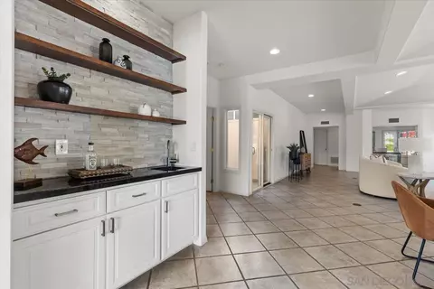 Entry Way - 5658 Caminito Genio, La Jolla, CA 92037 photo 3 of 4