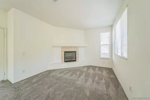 Living - 3358 Avocado Vista Ln, Fallbrook, CA 92028 photo 6 of 10