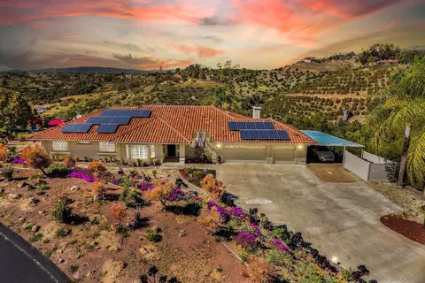 3734 Foxglove Ln, Fallbrook, CA 92028