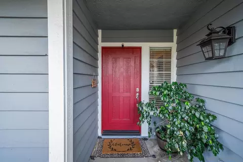 Entry Way - 1530 Marjorie St, Oceanside, CA 92056 photo 1 of 2