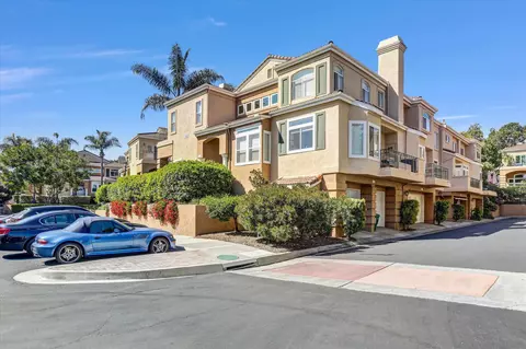 7162 Calabria Ct #B, San Diego, CA 92122