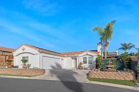 2126 Fiori Dr, Vista, CA 92084