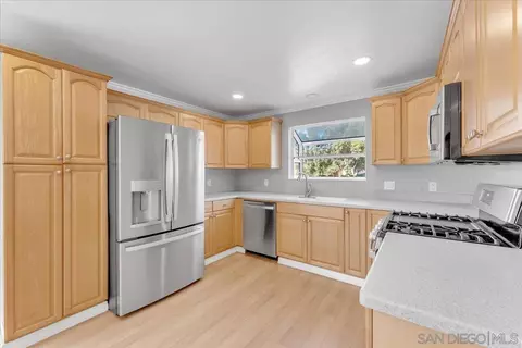 8305 Rumson Dr, Santee, CA 92071 photo 2