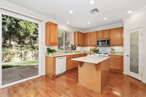 941 Yosemite Dr, Chula Vista, CA 91914 photo 6