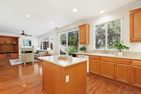941 Yosemite Dr, Chula Vista, CA 91914 photo 9