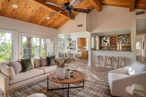 Living - 15112 Huntington Gate Dr, Poway, CA 92064 photo 4 of 5