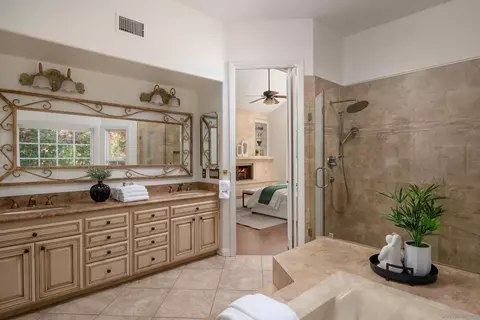 Bath - 15112 Huntington Gate Dr, Poway, CA 92064 photo 1 of 4