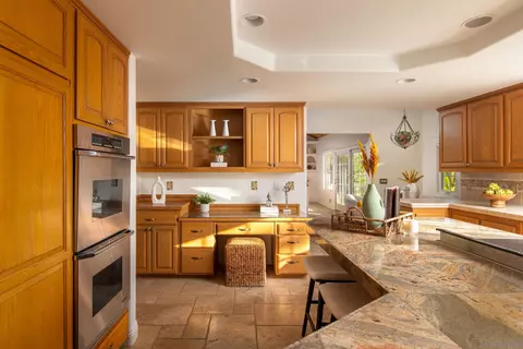 Kitchen - 15112 Huntington Gate Dr, Poway, CA 92064 photo 1 of 2