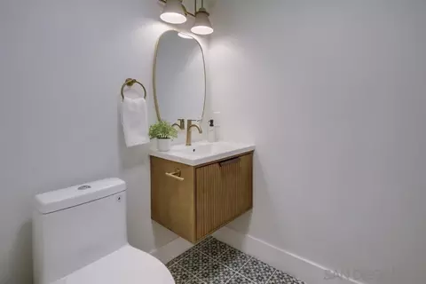 Bath - 4794 Jeffer Ln, La Mesa, CA 91941 photo 4 of 7