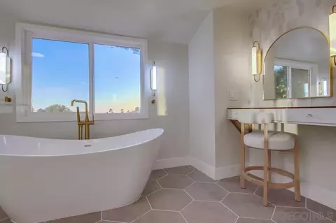 Bath - 4794 Jeffer Ln, La Mesa, CA 91941 photo 3 of 7