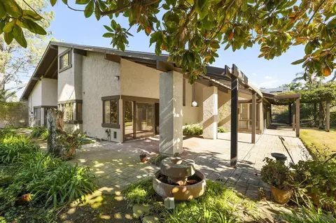 Exterior - 417 Loma Larga Dr, Solana Beach, CA 92075 photo 2 of 11