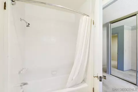 Bath - 417 Loma Larga Dr, Solana Beach, CA 92075 photo 6 of 7