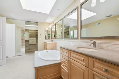 Bath - 417 Loma Larga Dr, Solana Beach, CA 92075 photo 4 of 7