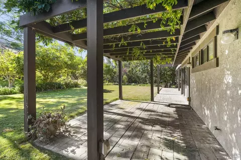Exterior - 417 Loma Larga Dr, Solana Beach, CA 92075 photo 9 of 11