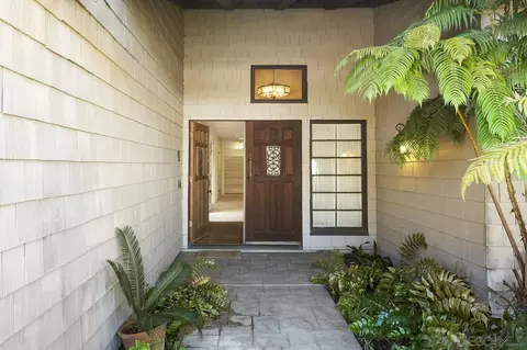 Entry Way - 417 Loma Larga Dr, Solana Beach, CA 92075 photo 1 of 4