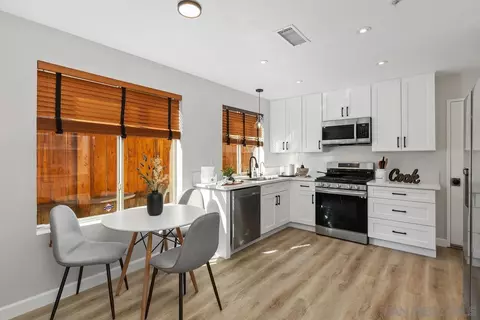 Kitchen - 105 Willow Pond Rd, Santee, CA 92071 photo 4 of 5