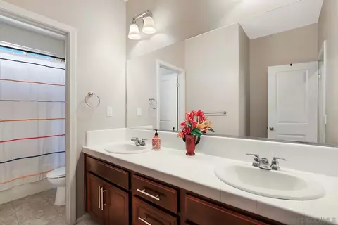 Bath - 28414 Fox Ridge Cv, Menifee, CA 92585 photo 4 of 4