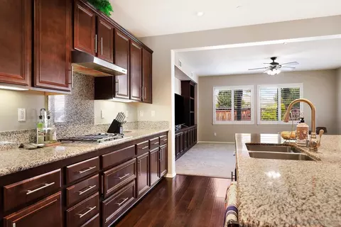 Kitchen - 28414 Fox Ridge Cv, Menifee, CA 92585 photo 4 of 6