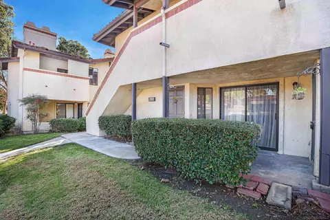 960 Lupine Hls #55, Vista, CA 92081