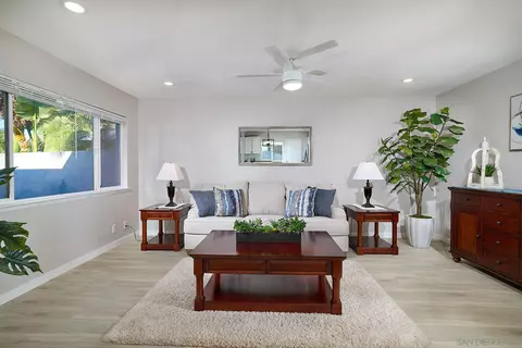 Living - 4789 Calle Solimar, Oceanside, CA 92057 photo 2 of 3