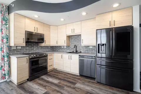 550 15th St #705, San Diego, CA 92101