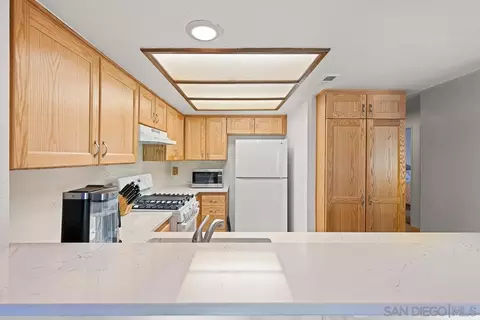 885 Buttercup Rd, Carlsbad, CA 92011 photo 6
