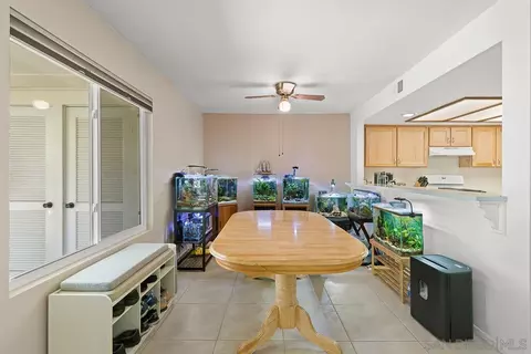 885 Buttercup Rd, Carlsbad, CA 92011 photo 4