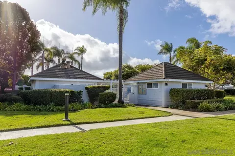 885 Buttercup Rd, Carlsbad, CA 92011 photo 16