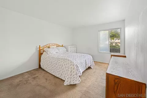 885 Buttercup Rd, Carlsbad, CA 92011 photo 7