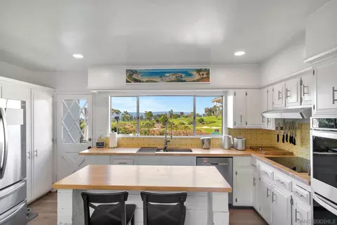 1402 W Muirlands Dr, La Jolla, CA 92037 photo 18