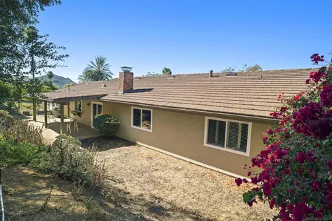 Exterior - 446 Hidden Hills Ln, Escondido, CA 92029 photo 10 of 14