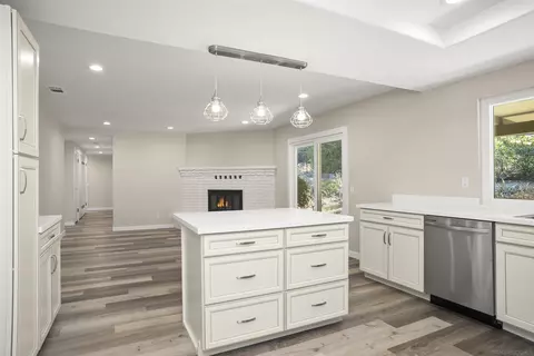 Kitchen - 446 Hidden Hills Ln, Escondido, CA 92029 photo 5 of 5