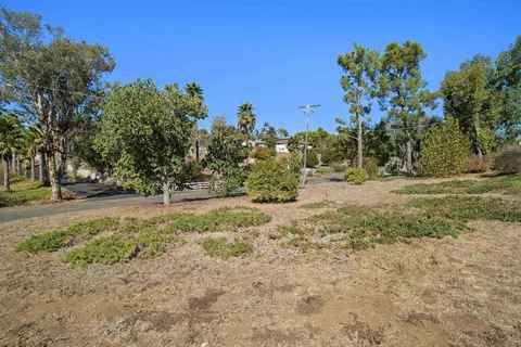 Exterior - 446 Hidden Hills Ln, Escondido, CA 92029 photo 11 of 14