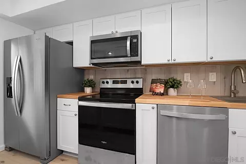 Kitchen - 952 Intrepid Ct, Del Mar, CA 92014 photo 1 of 5