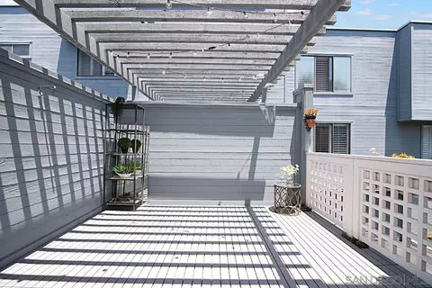 Exterior - 952 Intrepid Ct, Del Mar, CA 92014 photo 1 of 8