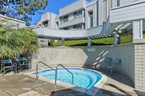 Exterior - 952 Intrepid Ct, Del Mar, CA 92014 photo 6 of 8