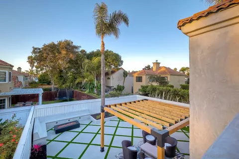 Exterior - 22 Aruba Bnd, Coronado, CA 92118 photo 4 of 17