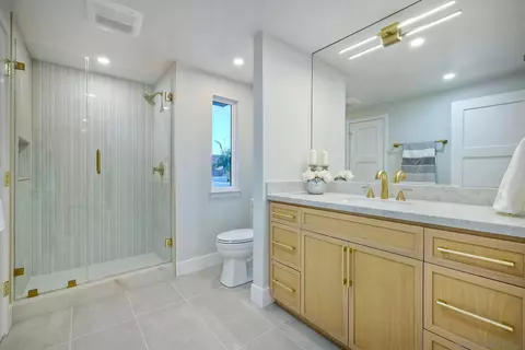 Bath - 22 Aruba Bnd, Coronado, CA 92118 photo 2 of 3