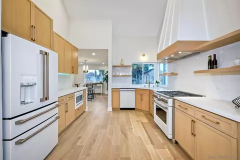 Kitchen - 22 Aruba Bnd, Coronado, CA 92118 photo 1 of 3