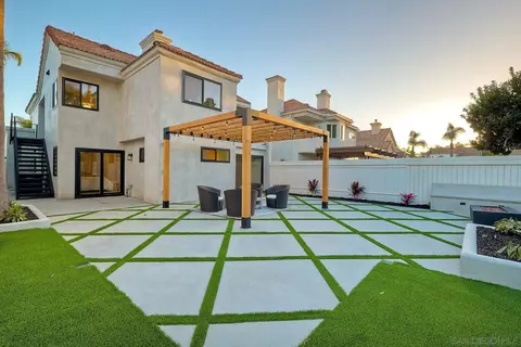 Exterior - 22 Aruba Bnd, Coronado, CA 92118 photo 6 of 17