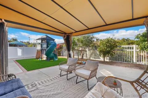 965 Gallery Dr, Oceanside, CA 92057 photo 27