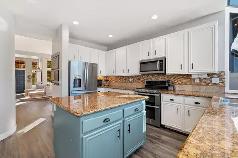 965 Gallery Dr, Oceanside, CA 92057 photo 9