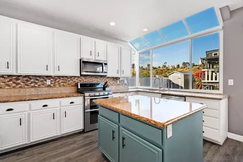 965 Gallery Dr, Oceanside, CA 92057 photo 7